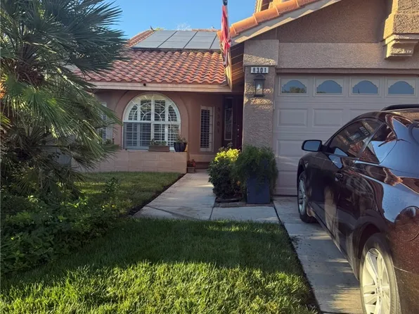 8301 Hollow Wharf Dr, Las Vegas, NV 89128