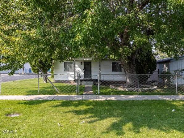 816 S 4th St, Yakima, WA 98901