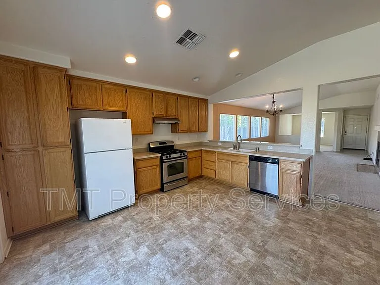 9084 Pebble Field Way — Photo 5