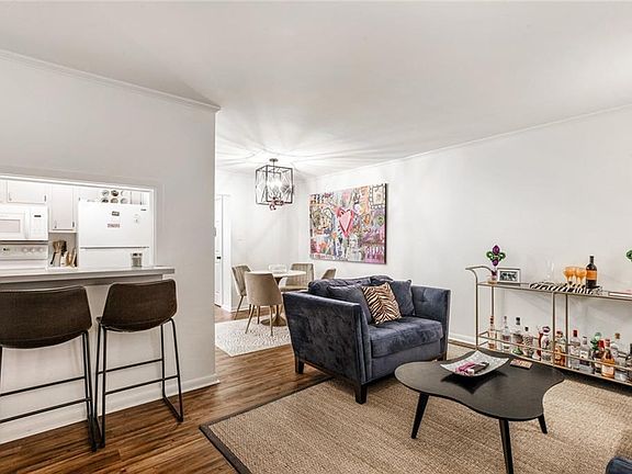 3rd image of 4007 Saint Charles Ave APT 303