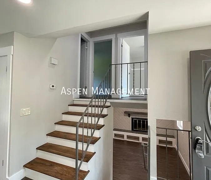 377 Monarch St — Photo 11