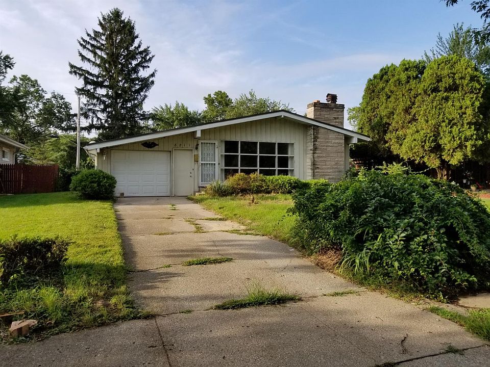 2nd image of 8211 Lakewood Ave