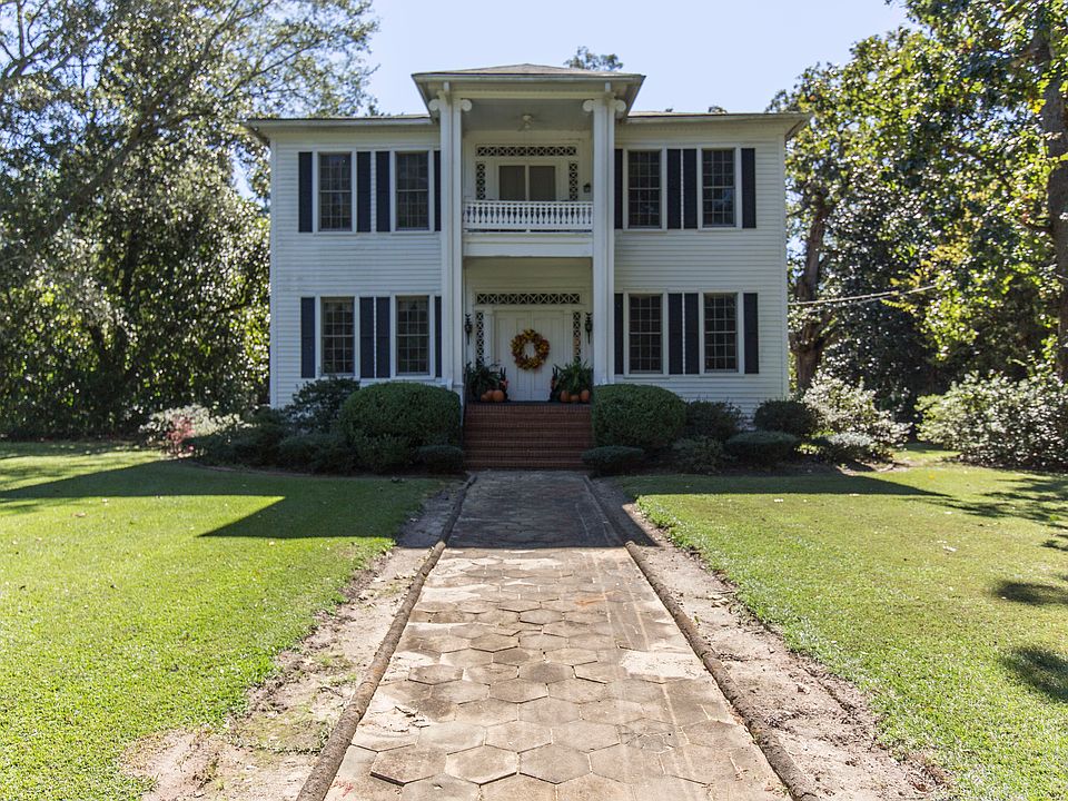 1st image of 15 Anderson Rd