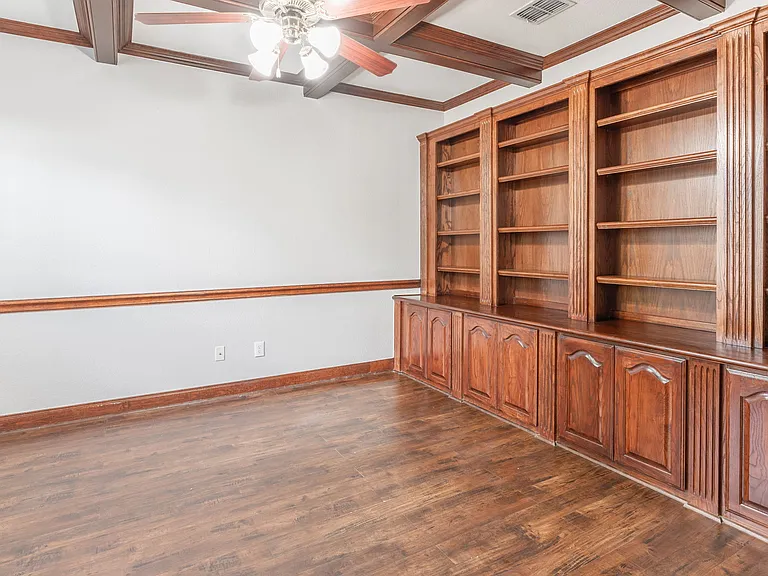 1100 Cedar Valley Dr — Photo 13