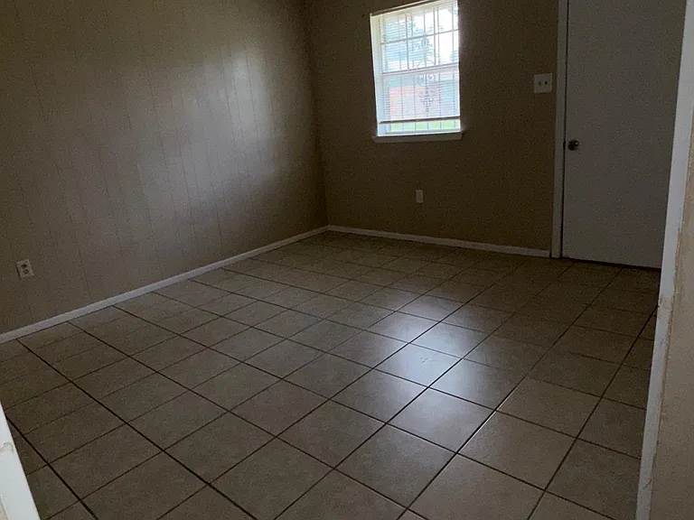 2322 Brock Pl S — Photo 4