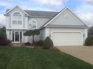 857 Mesa Verde Dr, Barberton, OH 44203