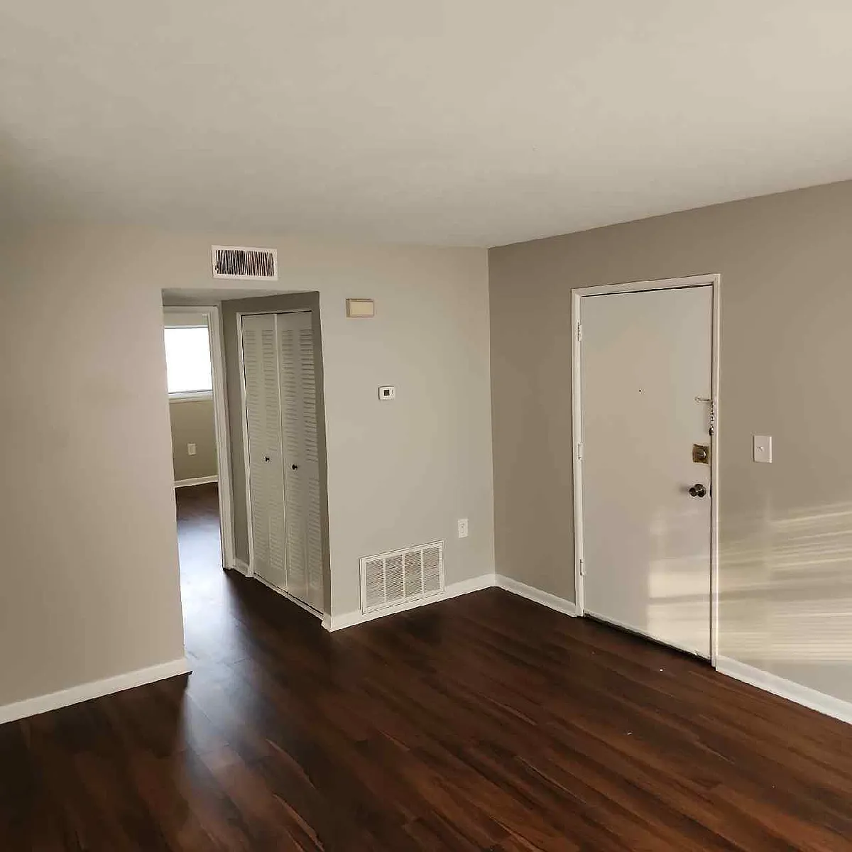Building Photo - 4902 Saddlebrook Ln #3