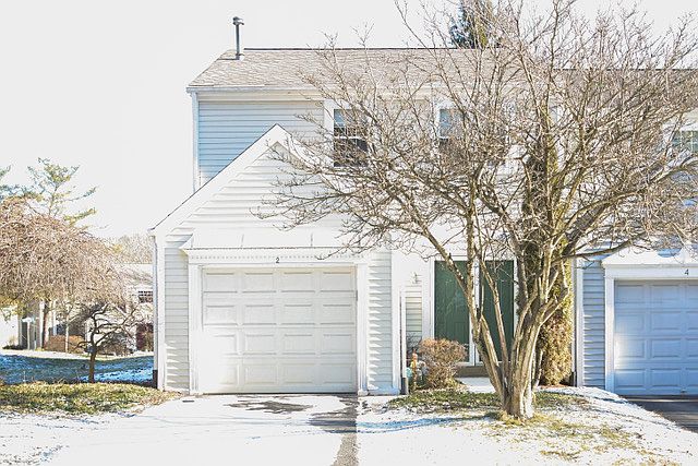 1st image of 2 New London Ln