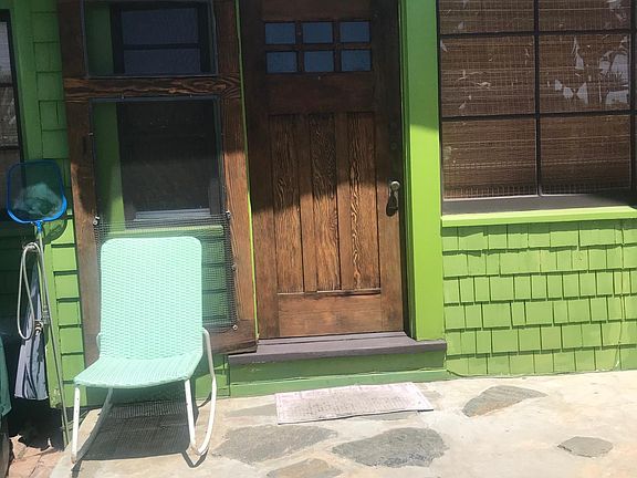 4th image of 920 Rosecrans St