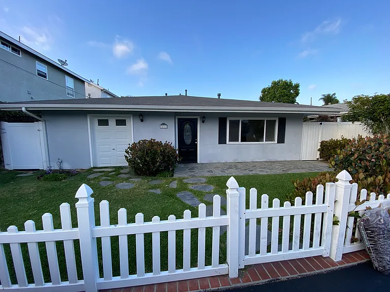 416 Emerson St — Photo 1