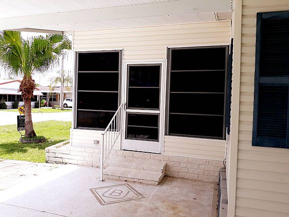 3rd image of 16931 Bull Run Ln