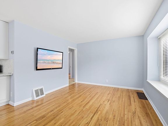 4th image of 6820 Thomas Ave S