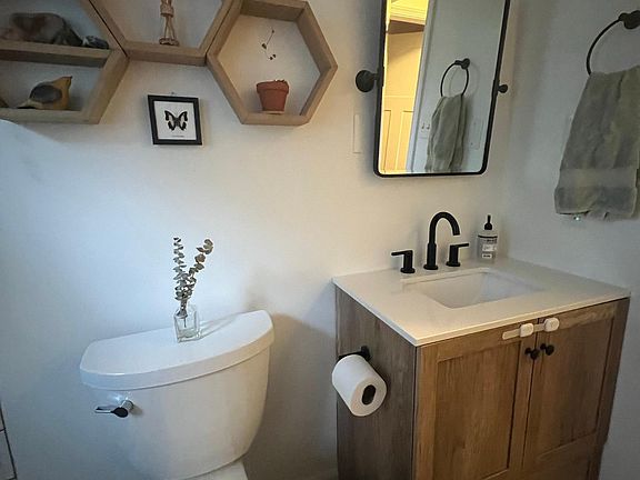Main bathroom