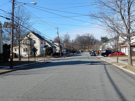 4th image of 72 Continental Ave