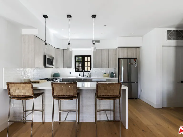 738 Parkman Ave — Photo 12