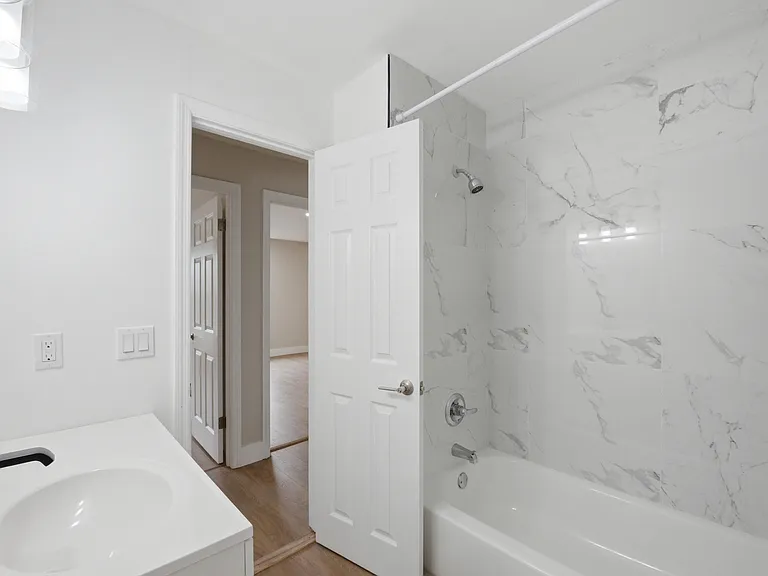 7318 NW 75th St — Photo 24