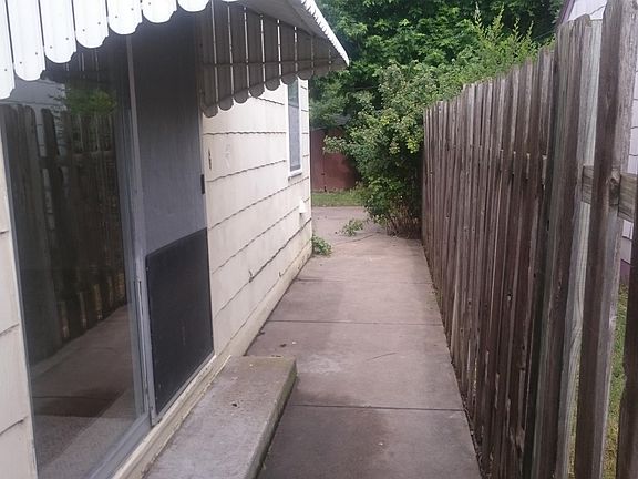 2nd image of 307 Center St