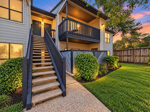 9009 Richmond Ave APT 219, Houston, TX 77063