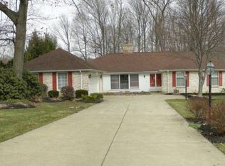 1355 Saint Albans Dr, Youngstown, OH