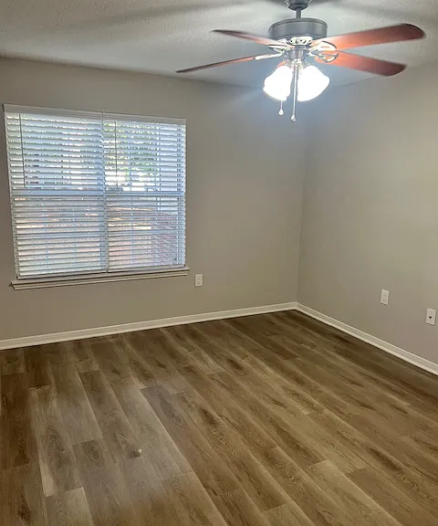 The Glen Apartments — Photo 34
