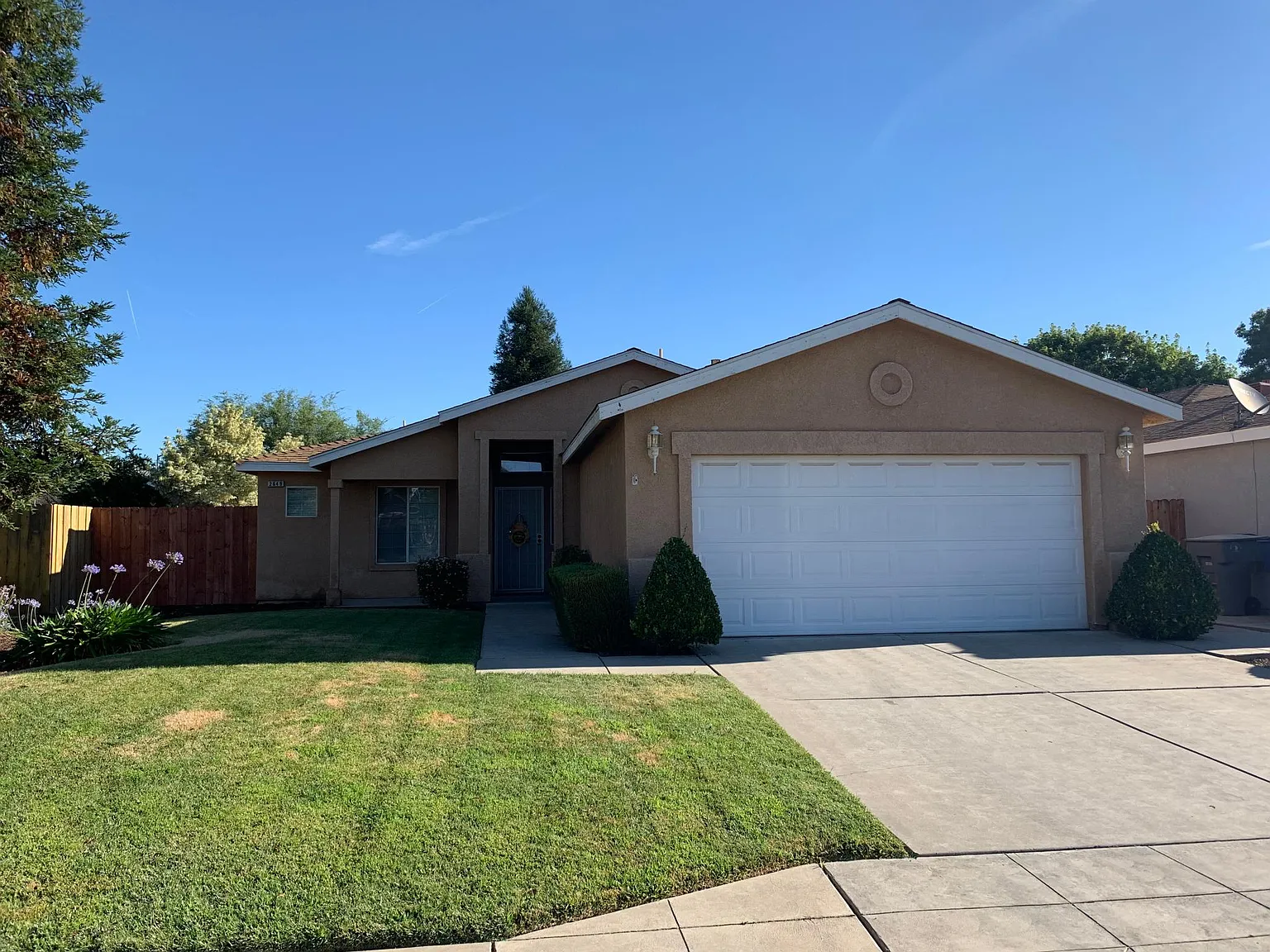2649 Alamos Ave photo 1