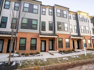 113 Sadie Cir, New Brunswick, NJ 08901