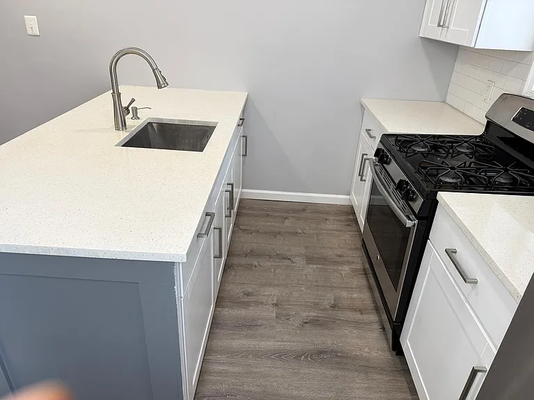 576 E Herman St — Photo 11