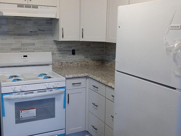 2nd image of 1130 E Broadway St