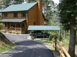 742 Deer Ln, Hiawassee, GA 30546