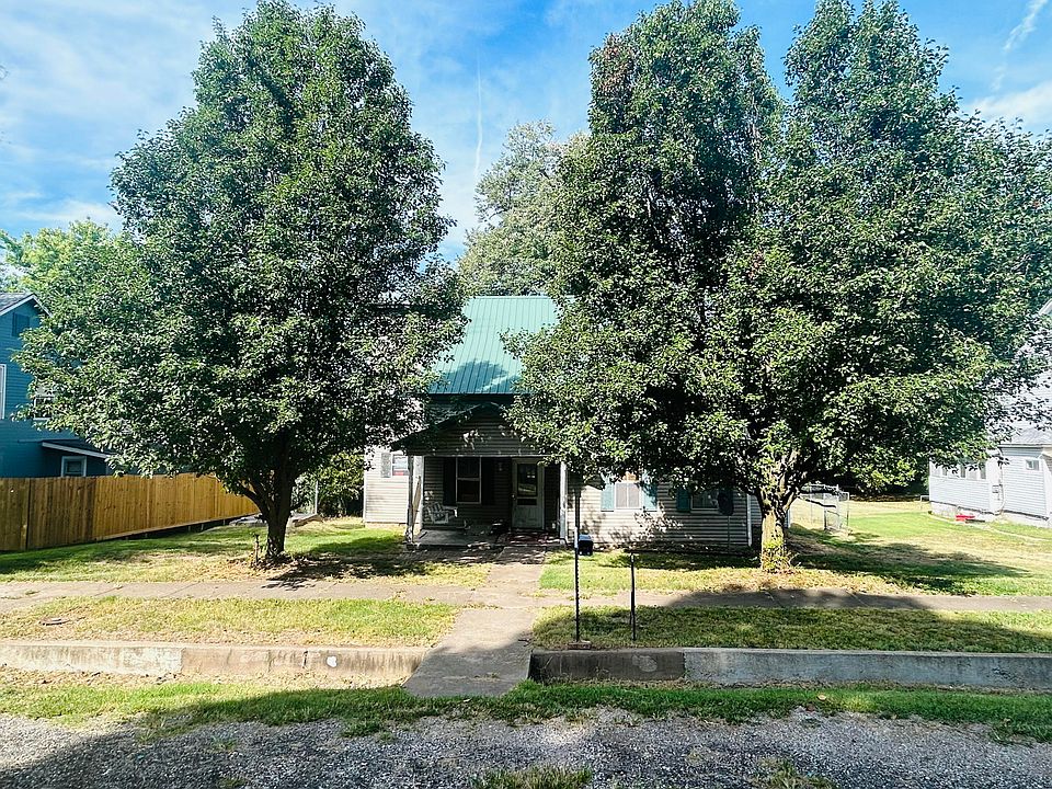 2nd image of 209 N Myrtle Street