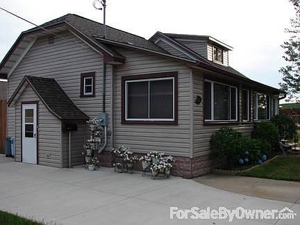 Playhouse/Back Yard