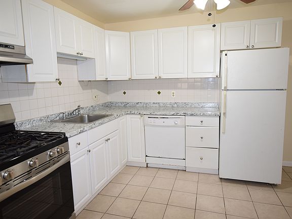 2nd image of 309 Pawtucket Blvd Unit 10