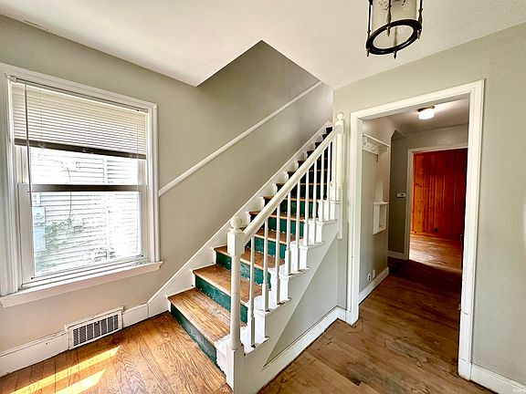 4th image of 309 N Tillotson Ave