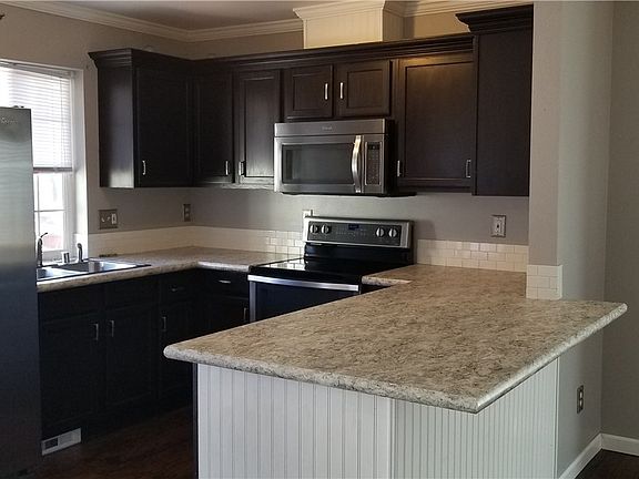 3rd image of 1413 196th Street Ct E