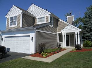 693 E Peachtree Ln, Round Lake Beach, IL 60073