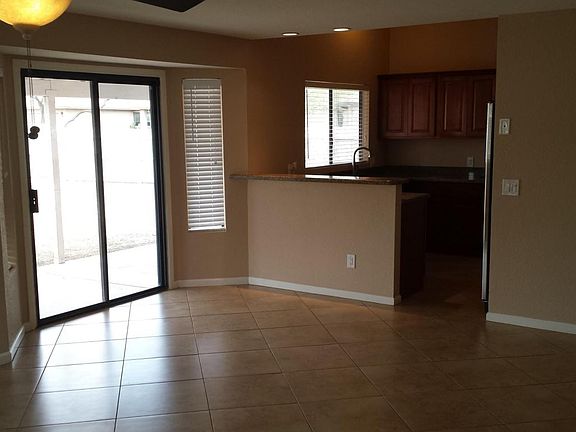 3rd image of 5901 N Edenbrook Ln