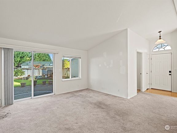 5th image of 9801 195th Street Ct E #11