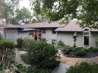 60 Hawthorn Hollow Rd, Carbondale, IL 62903