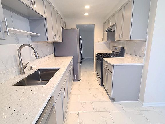 5th image of 14487 Black Horse Ct