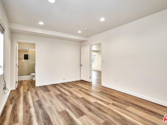 5th image of 143 N Alexandria Ave