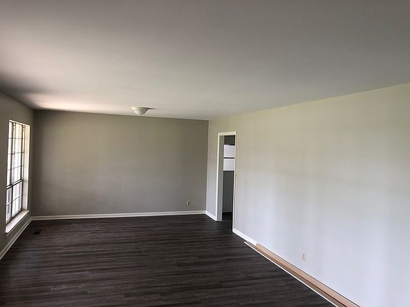 3rd image of 3819 Saluda St