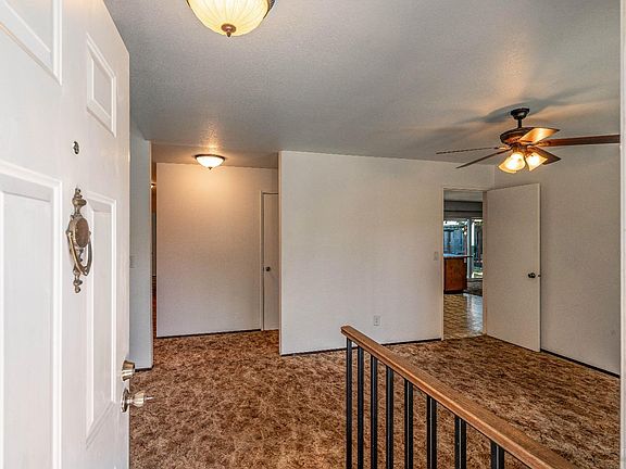 4th image of 315 Firelight Drive