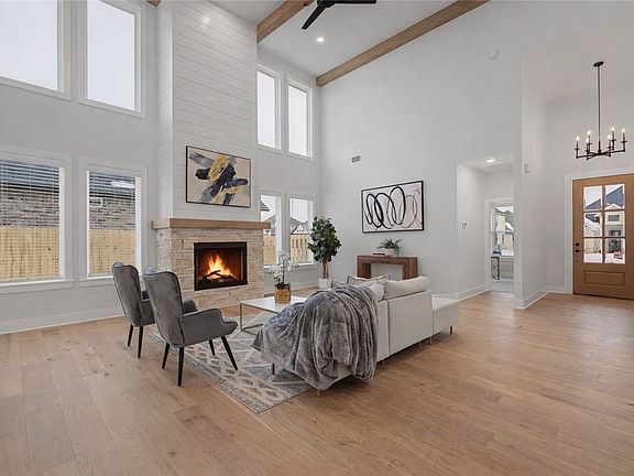 5th image of 1111 Canyon Maple St