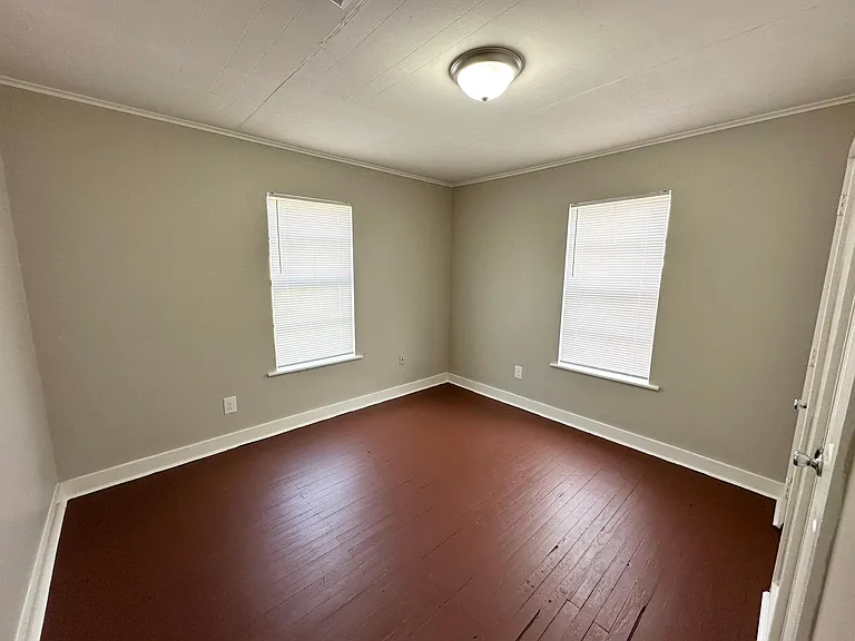 204 Debaillon St — Photo 4
