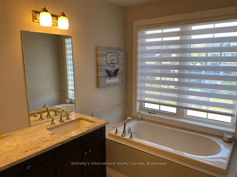 165 Yellow Birch Cres — Photo 8