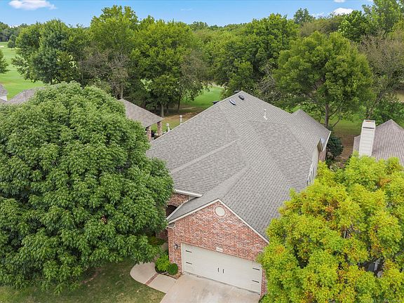4th image of 7904 E Freeport Pl
