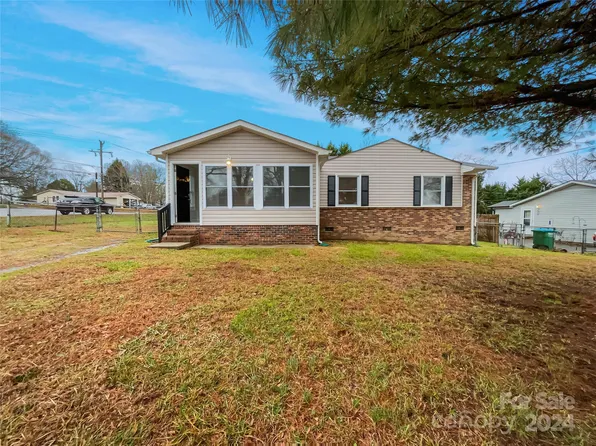 518 E Washington Ave, Bessemer City, NC 28016