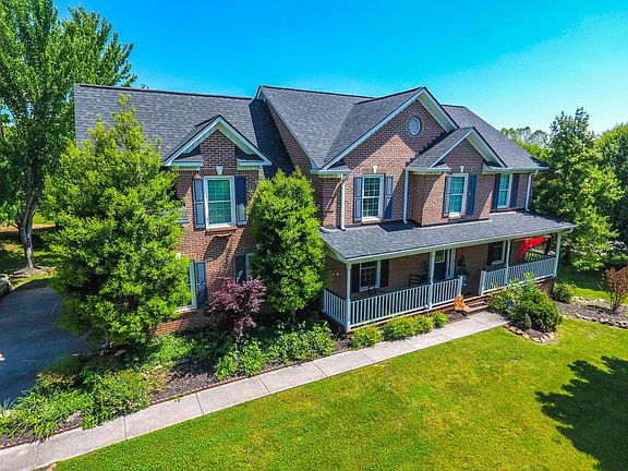 2nd image of 327 Sweetgum Dr