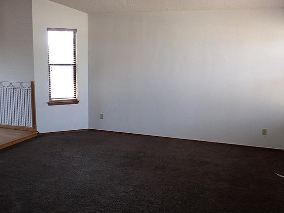 5th image of 11128 Northfield Ave