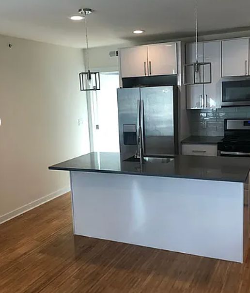 1st image of 1834 Vineyard St Unit 8